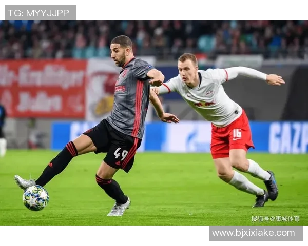 德甲焦点战尤文图斯与波尔图握手言和红牌事件引发全场热议